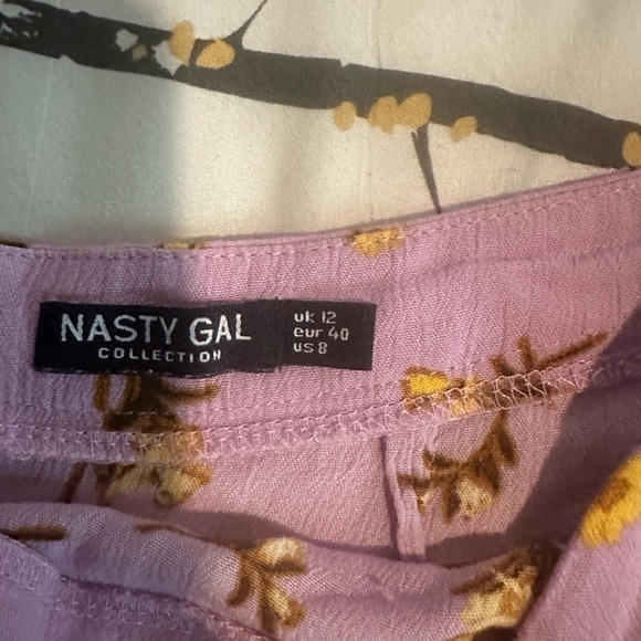 Nasty Gal Lavender two piece set with flower detailing 💐 - Picture 4 of 6